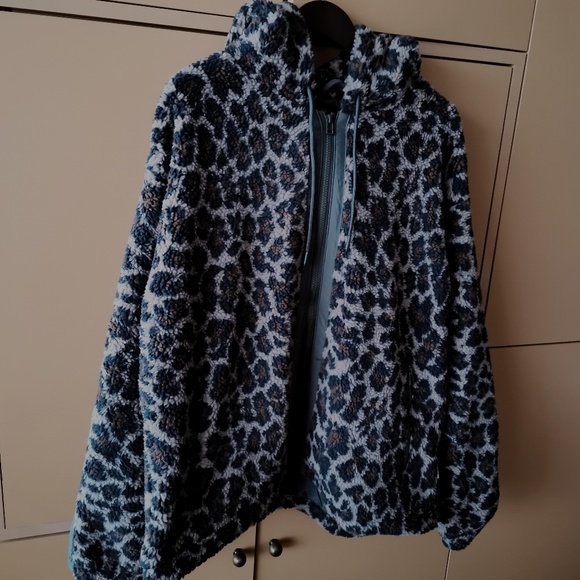 URBAN OUTFITTERS UO Patterned Fleece Hooded Jacket - NWT (L) - Picture 4 of 16